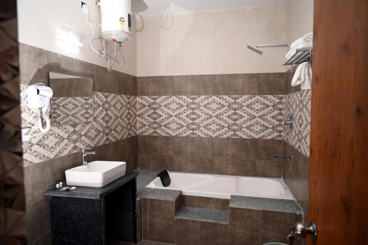 Hotel Singla Residency Kangra Exterior photo